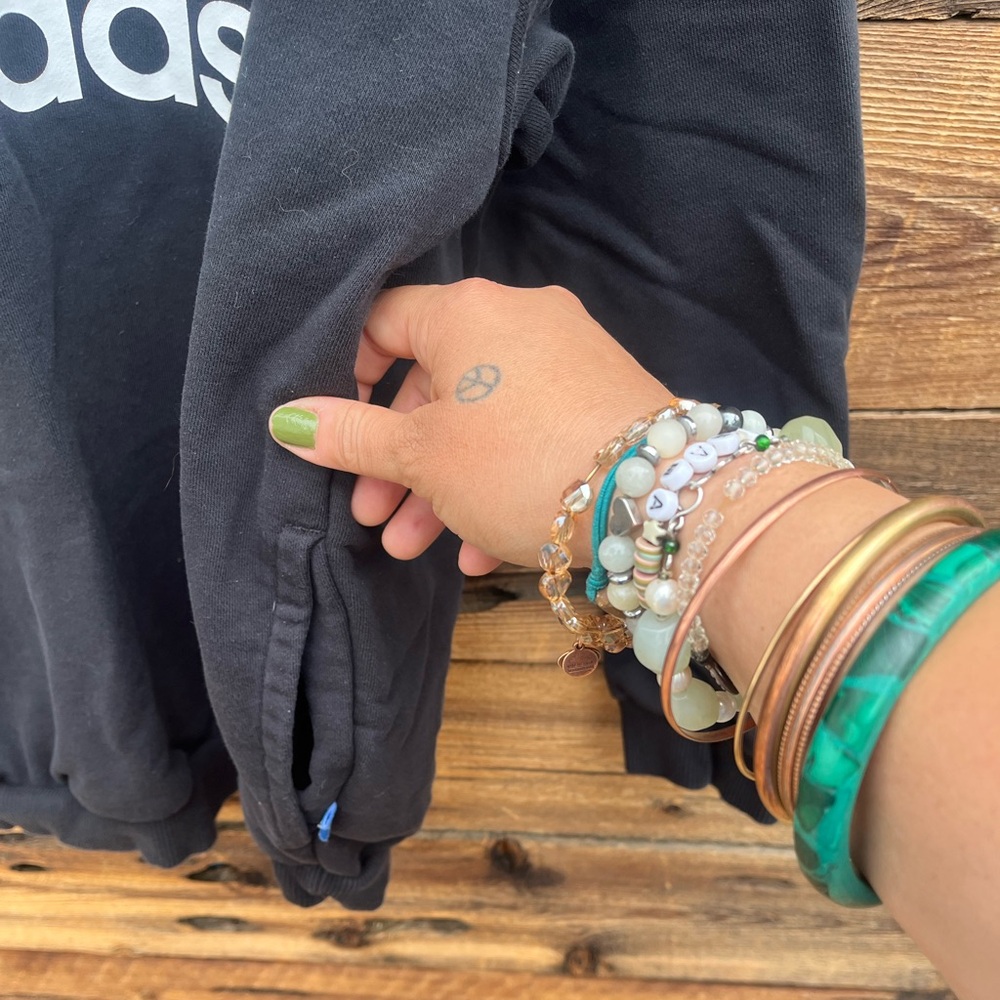 ADIDAS | Women’s Black Sweatshirt W/ Pockets L - Picture 4 of 5